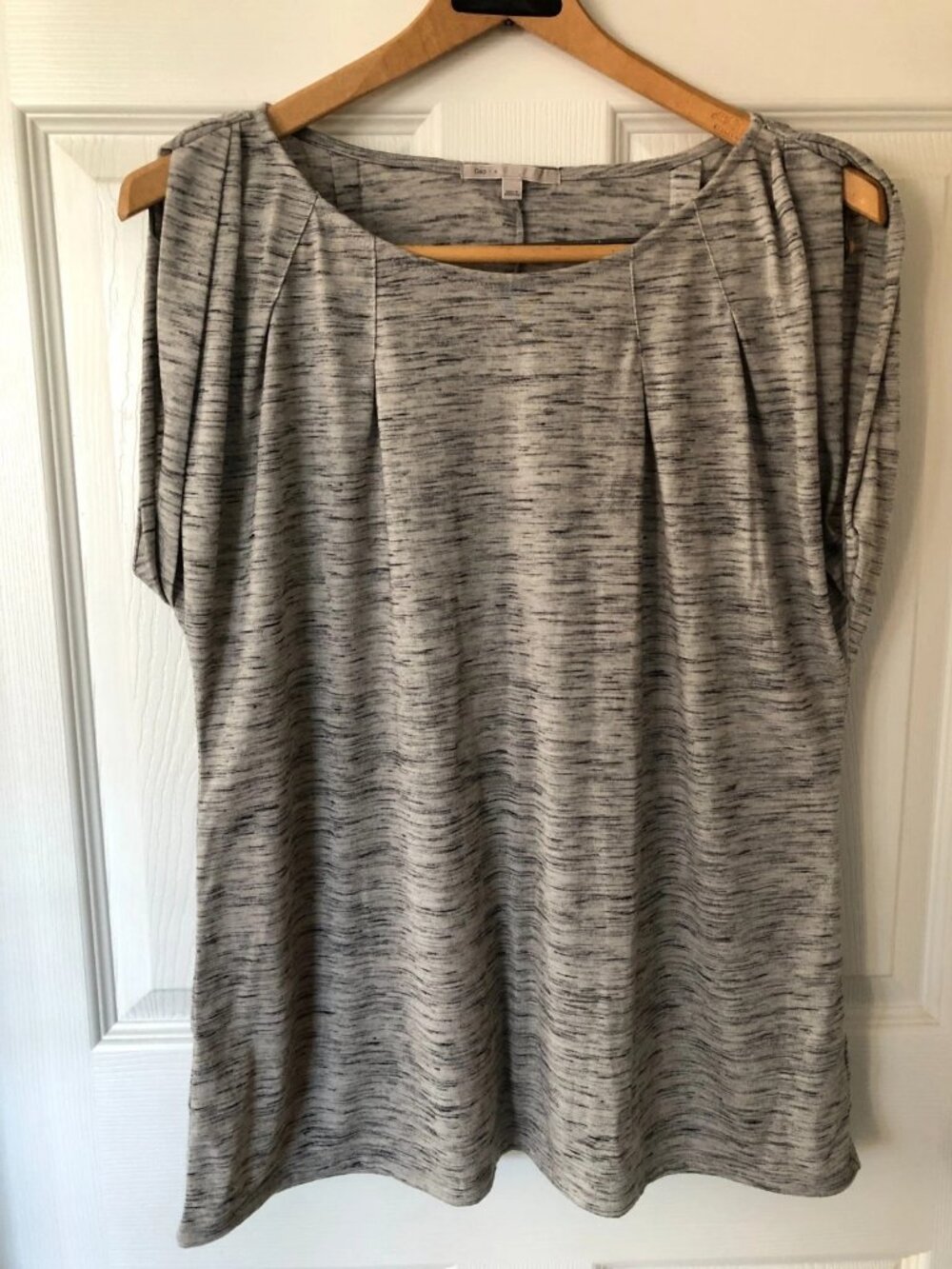 T-Shirt Women M Medium Gray Short Sleeve Round Neck